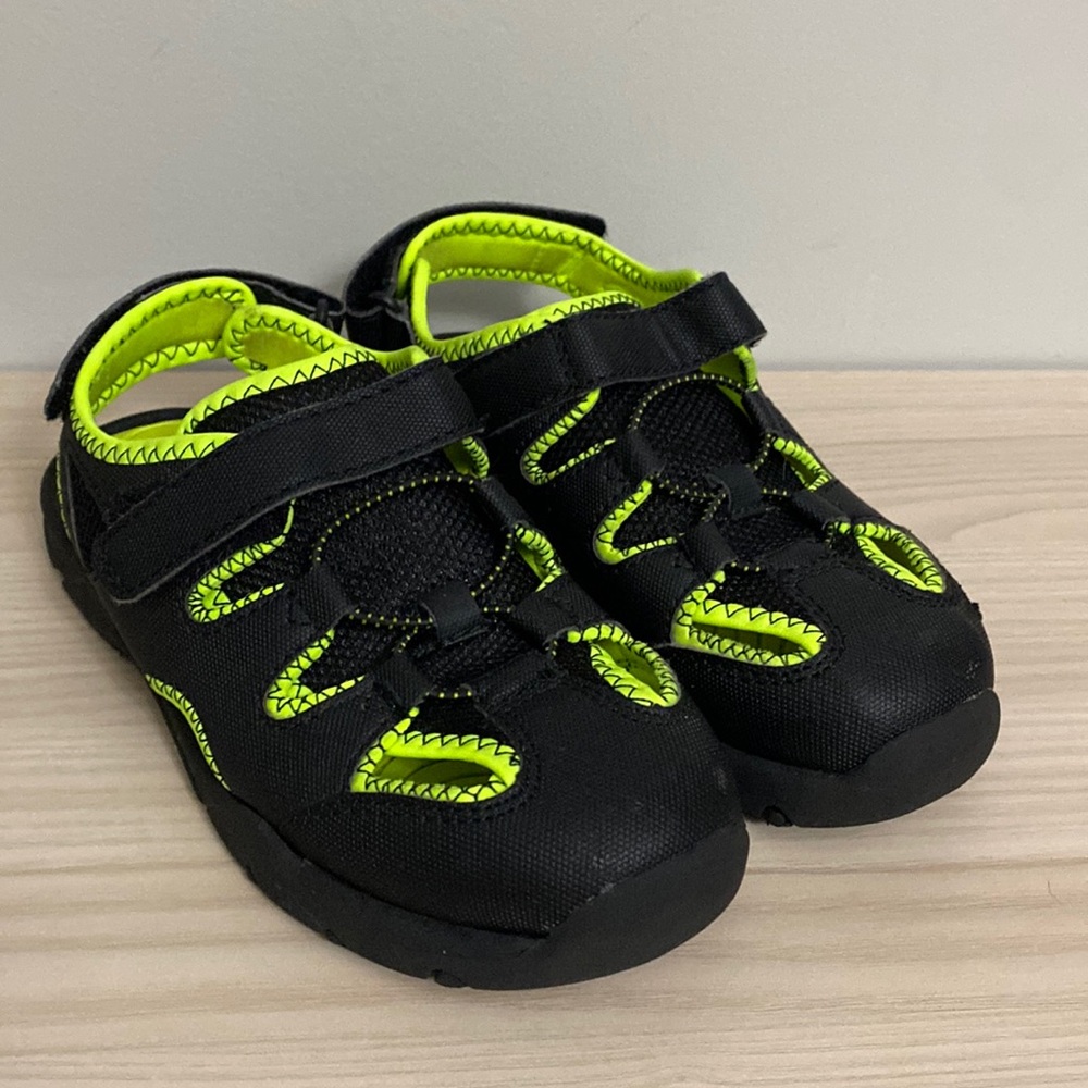Rugged Outback kids black/neon adjustable water shoes size 1